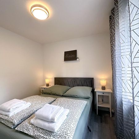 באד אויינהאוזן Stilvolles, Frisch Renoviertes 2Zi Apartment Mit Kueche Und Balkon In Kliniknaehe מראה חיצוני תמונה