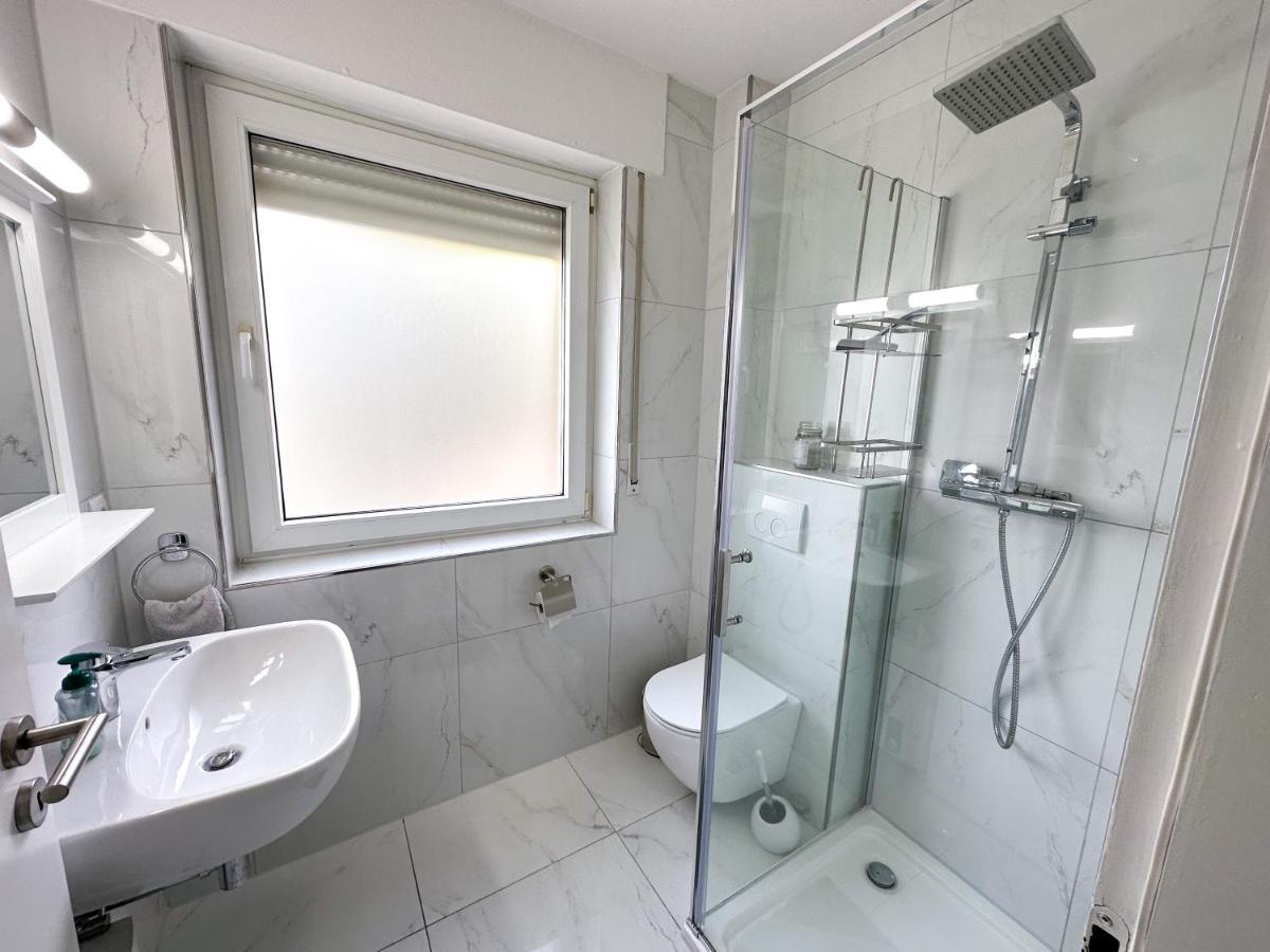 באד אויינהאוזן Stilvolles, Frisch Renoviertes 2Zi Apartment Mit Kueche Und Balkon In Kliniknaehe מראה חיצוני תמונה